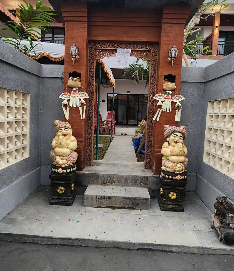 Kubu Dangin Guest House Kerobokan 塞米亚克 印尼