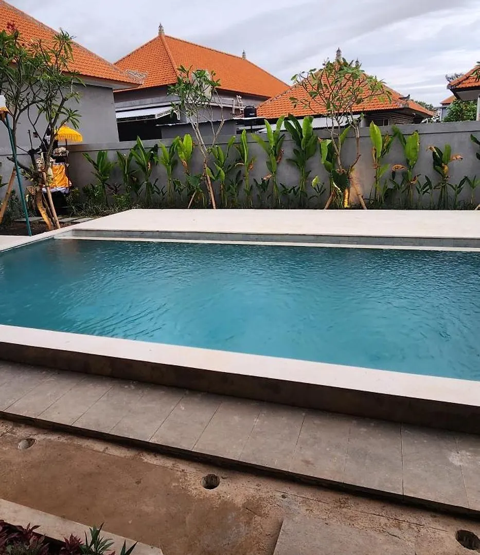 Kubu Dangin Guest House Kerobokan 塞米亚克