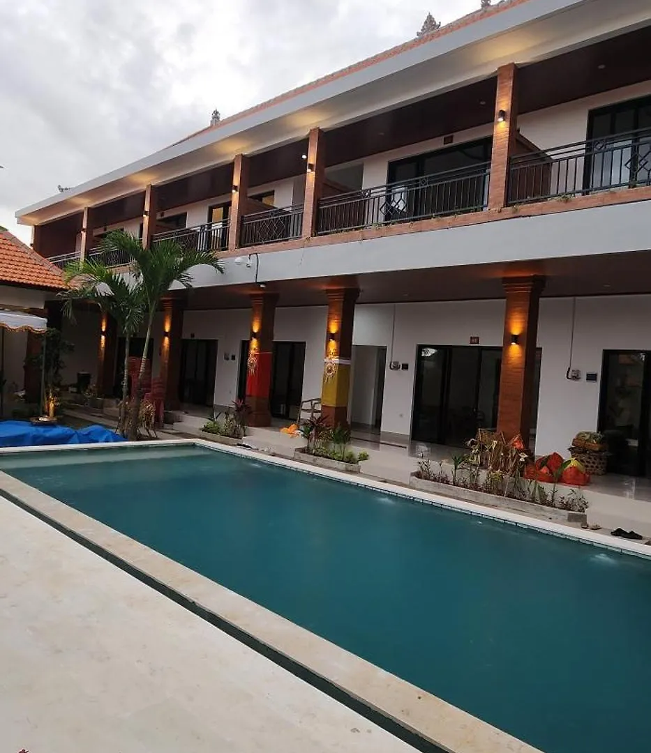 Kubu Dangin Guest House Kerobokan 塞米亚克