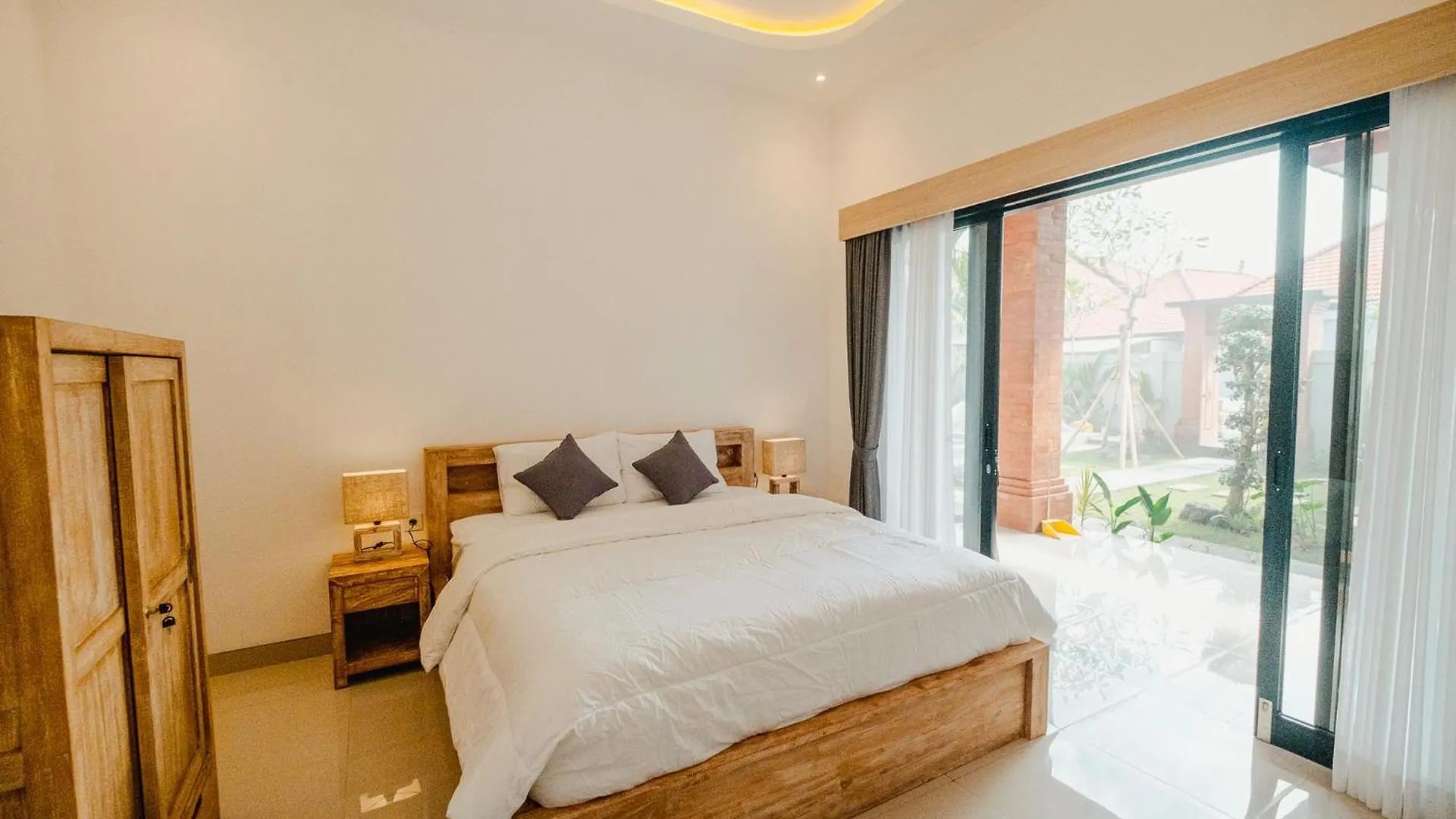 Kubu Dangin Guest House Kerobokan 塞米亚克 印尼