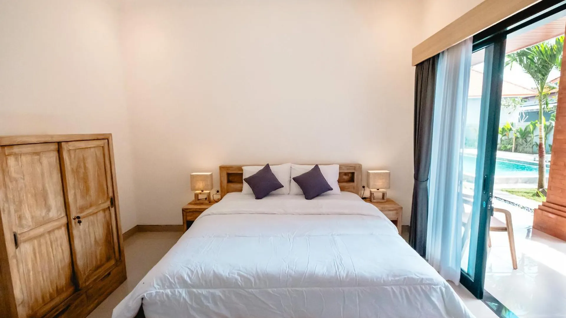 Kubu Dangin Guest House Kerobokan 塞米亚克 印尼