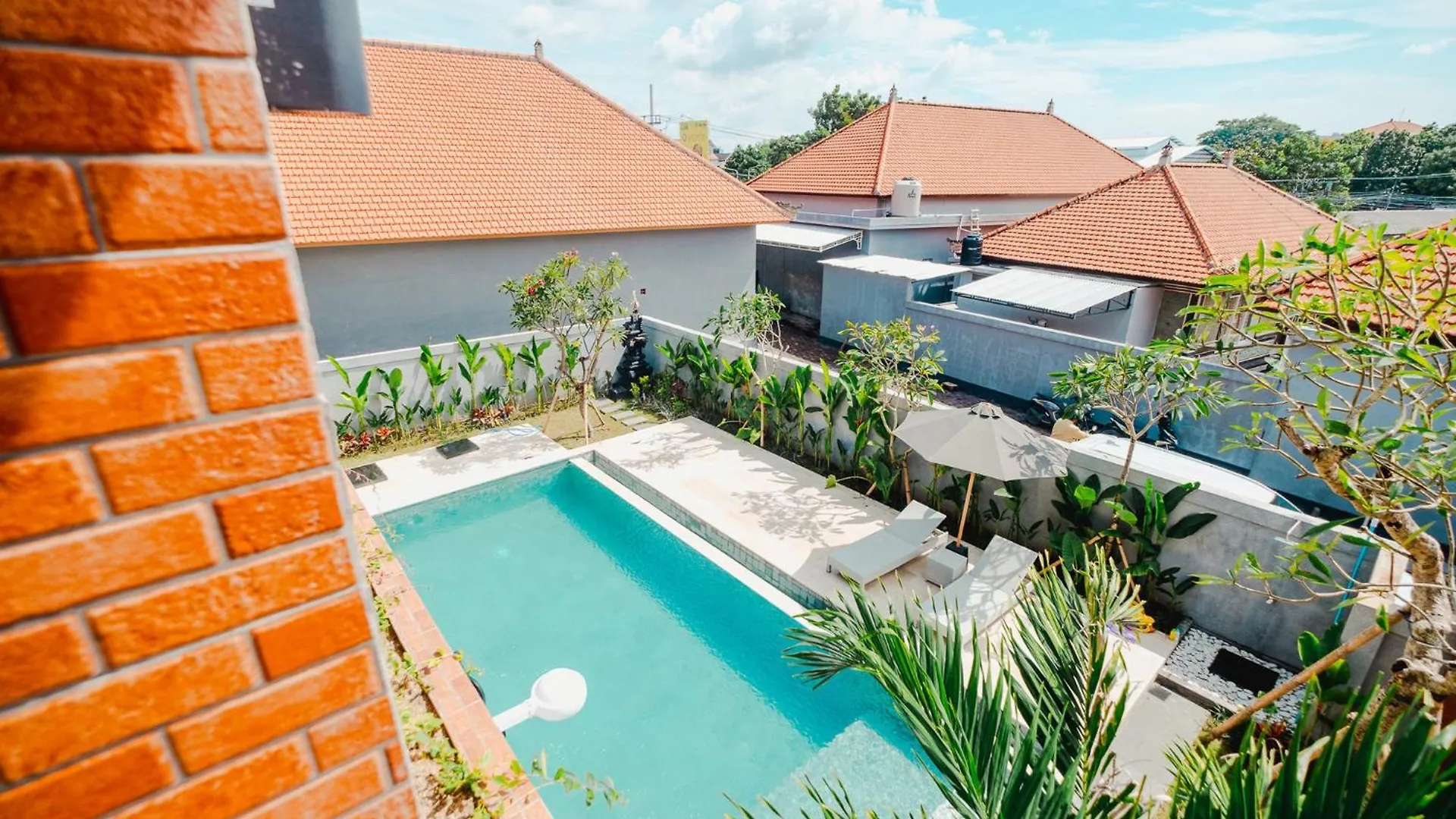 Kubu Dangin Guest House Kerobokan 塞米亚克