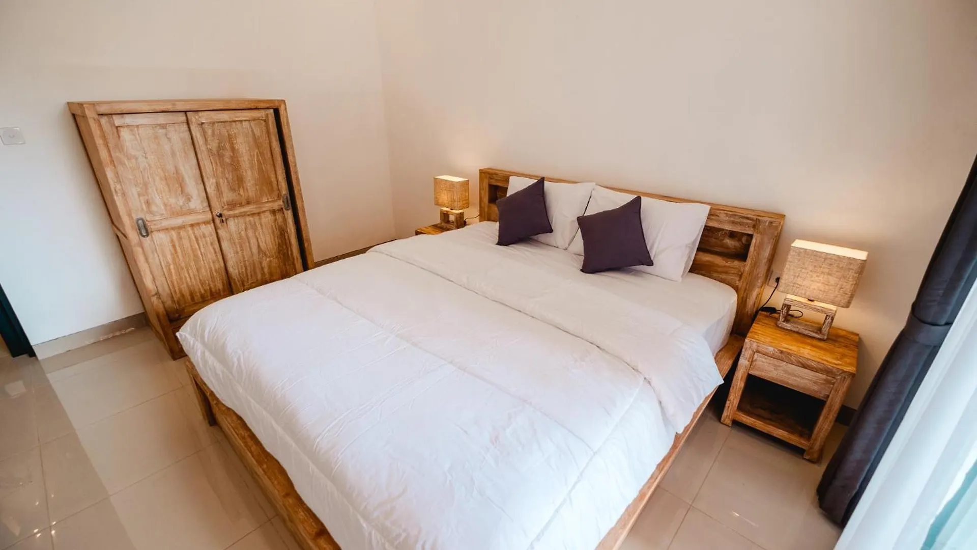 Kubu Dangin Guest House Kerobokan 塞米亚克